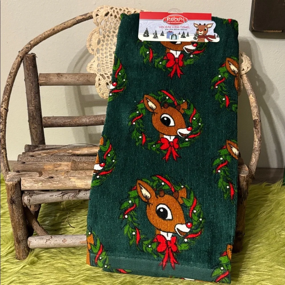 NEW Rudolph the Red Nosed Reindeer Christmas Wreath Printed Green Hand Towel